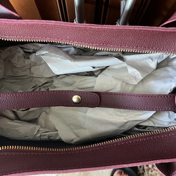 Women’s Wine/Burgundy Shoulder Bag With Matching Wristlet Wallet - Picture 6 of 14